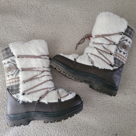 Muk Luks Shoes - Muk Luks | Massak Snow Boots | Size 9 | EUC!
